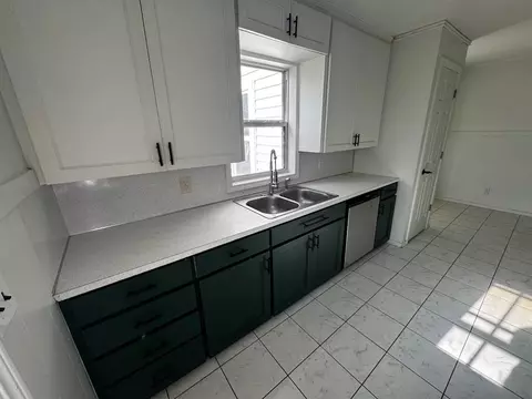 Kitchen - 111 E Dale St, Norman, OK 73069 photo 2 of 5