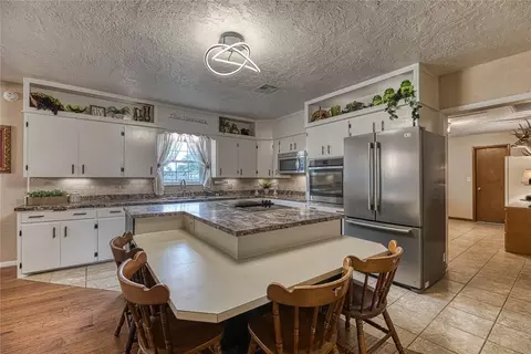 Kitchen - 104 W Union Ave, Corn, OK 73024 photo 3 of 4