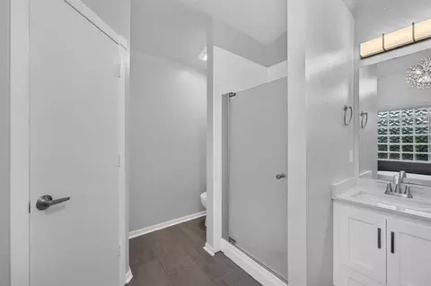 Bath - 4612 Midway Dr, Norman, OK 73072 photo 4 of 7