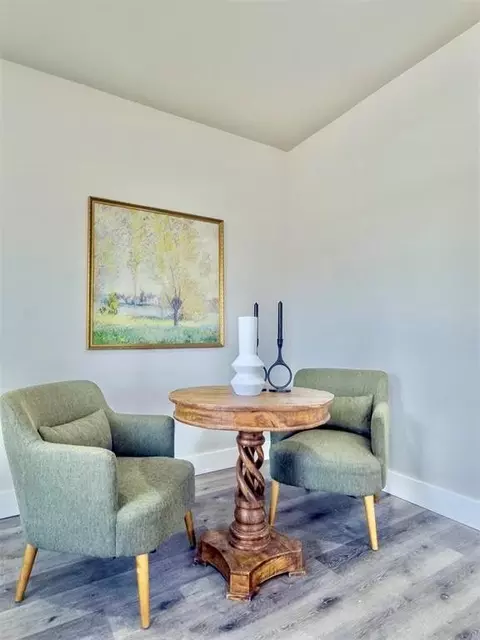 Dining - 705 E Springer Ave, Guthrie, OK 73044 photo 1 of 4
