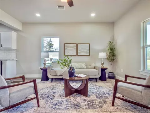 Living - 705 E Springer Ave, Guthrie, OK 73044 photo 2 of 8