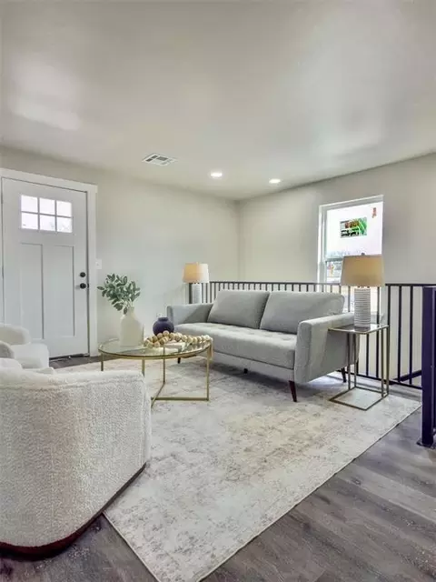 Living - 705 E Springer Ave, Guthrie, OK 73044 photo 8 of 8