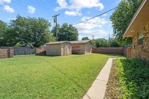 Exterior - 1316 Caudill Dr, Watonga, OK 73772 photo 8 of 11