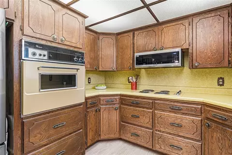 Kitchen - 1316 Caudill Dr, Watonga, OK 73772 photo 2 of 3