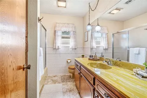 Bath - 1316 Caudill Dr, Watonga, OK 73772 photo 3 of 3
