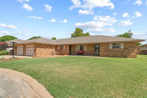 Exterior - 1316 Caudill Dr, Watonga, OK 73772 photo 2 of 11