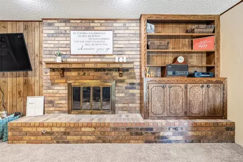 Living - 1316 Caudill Dr, Watonga, OK 73772 photo 4 of 4