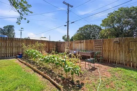 Exterior - 308 Suwannee Rd, Foss, OK 73647 photo 7 of 7