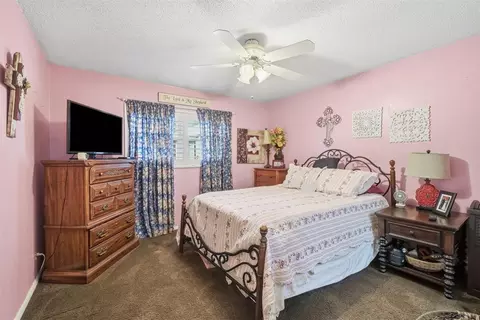 Bedroom - 308 Suwannee Rd, Foss, OK 73647 photo 2 of 2