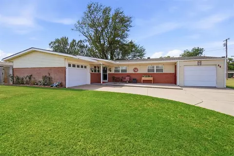 Other - 308 Suwannee Rd, Foss, OK 73647 photo 1 of 9