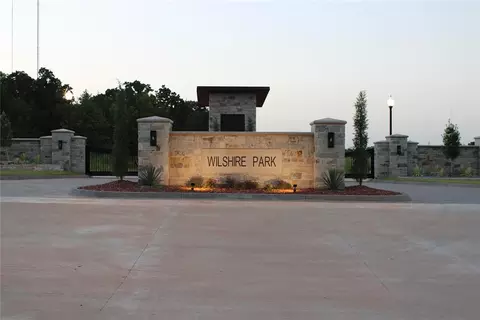8101 W Wilshire Park Dr, Oklahoma City, OK 73111