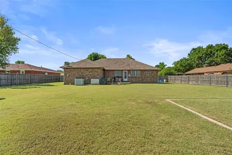Exterior - 201 Rice Dr, Watonga, OK 73772 photo 4 of 7