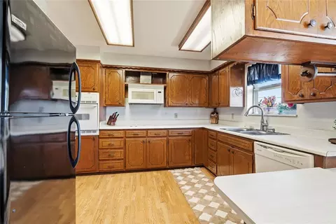 Kitchen - 201 Rice Dr, Watonga, OK 73772 photo 3 of 4