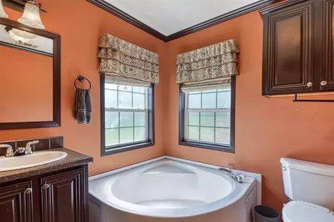 Bath - 13700 Iron Rd, Mcloud, OK 74851 photo 3 of 6