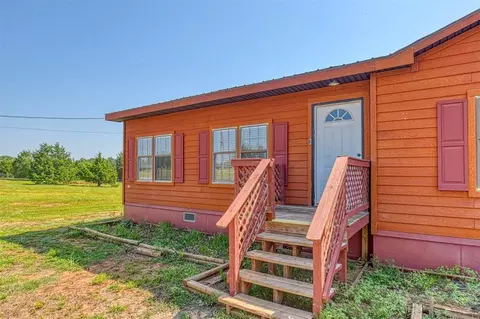 Exterior - 13700 Iron Rd, Mcloud, OK 74851 photo 4 of 7