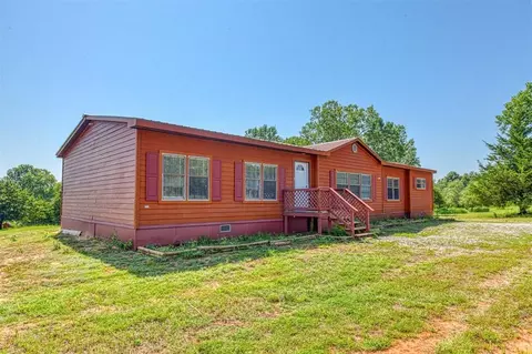 Exterior - 13700 Iron Rd, Mcloud, OK 74851 photo 3 of 7