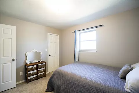 Bedroom - 1417 Allyson Cir, Altus, OK 73521 photo 3 of 6
