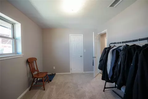 Bedroom - 1417 Allyson Cir, Altus, OK 73521 photo 5 of 6