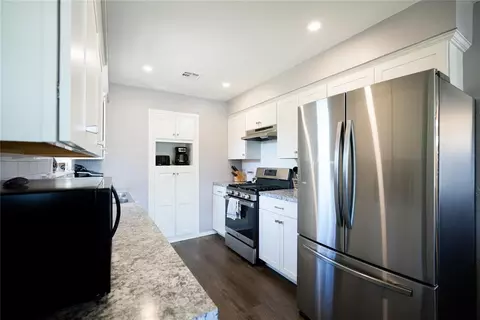 Kitchen - 1417 Allyson Cir, Altus, OK 73521 photo 2 of 3