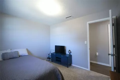 Bedroom - 1417 Allyson Cir, Altus, OK 73521 photo 2 of 6