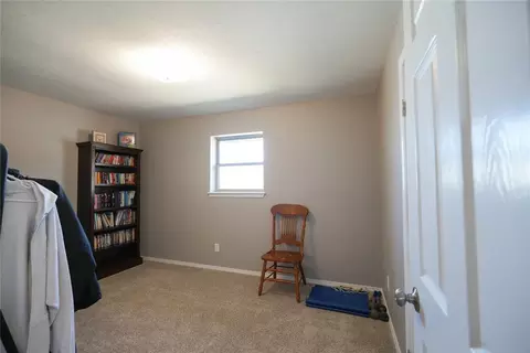 Bedroom - 1417 Allyson Cir, Altus, OK 73521 photo 4 of 6