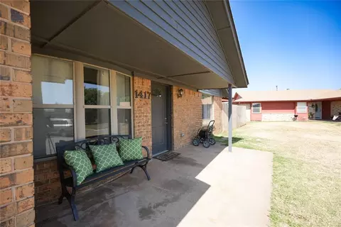 Exterior - 1417 Allyson Cir, Altus, OK 73521 photo 5 of 8