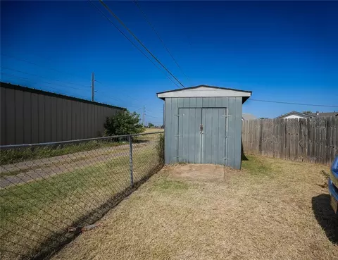 Other - 1417 Allyson Cir, Altus, OK 73521 photo 8 of 9