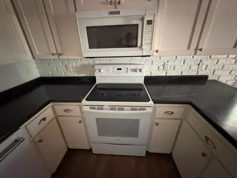 Kitchen - 2106 N Beaver St, Guymon, OK 73942 photo 2 of 3