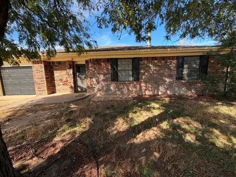 Exterior - 2106 N Beaver St, Guymon, OK 73942 photo 2 of 3