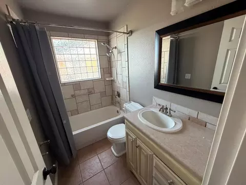Bath - 2106 N Beaver St, Guymon, OK 73942 photo 2 of 2