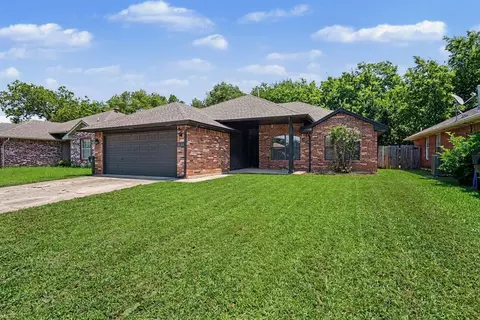 Exterior - 2133 Harbor Dr, Norman, OK 73071 photo 2 of 4
