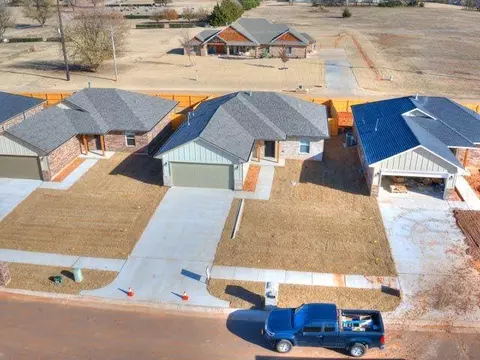 View/Area - 1617 Highland Loop, Guthrie, OK 73044 photo 2 of 5
