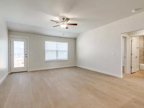 Living - 1617 Highland Loop, Guthrie, OK 73044 photo 6 of 6