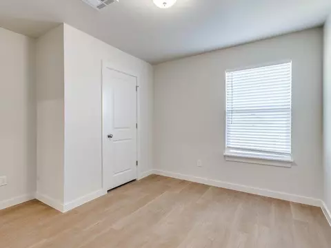 Bedroom - 1617 Highland Loop, Guthrie, OK 73044 photo 8 of 12