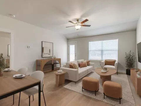 Living - 1617 Highland Loop, Guthrie, OK 73044 photo 1 of 6