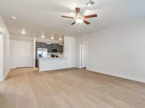 Living - 1617 Highland Loop, Guthrie, OK 73044 photo 4 of 6