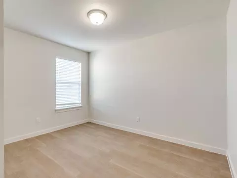 Bedroom - 1617 Highland Loop, Guthrie, OK 73044 photo 7 of 12