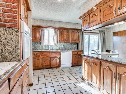 Kitchen - 29805 SE 29th St, Mcloud, OK 74851 photo 2 of 6