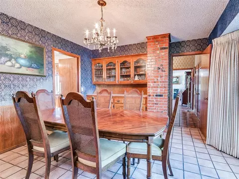 Dining - 29805 SE 29th St, Mcloud, OK 74851 photo 2 of 4