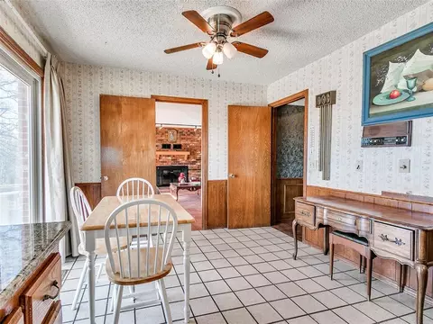 Dining - 29805 SE 29th St, Mcloud, OK 74851 photo 4 of 4