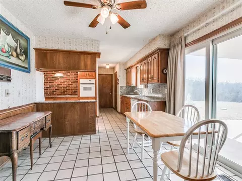 Kitchen - 29805 SE 29th St, Mcloud, OK 74851 photo 6 of 6