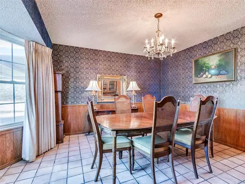 Dining - 29805 SE 29th St, Mcloud, OK 74851 photo 1 of 4