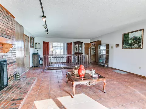 Living - 29805 SE 29th St, Mcloud, OK 74851 photo 4 of 4