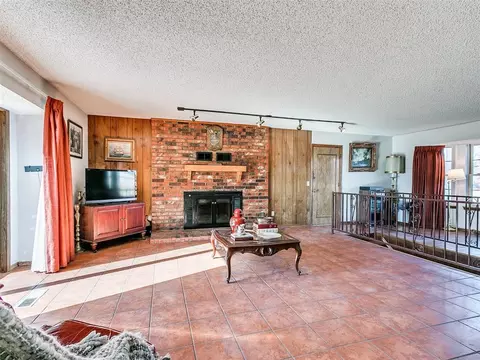 Living - 29805 SE 29th St, Mcloud, OK 74851 photo 3 of 4