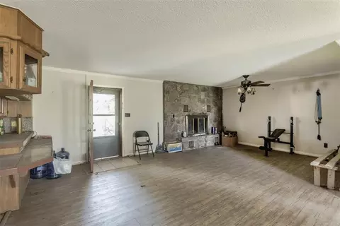 Living - 347368 E 800 Rd, Cushing, OK 74023 photo 4 of 4