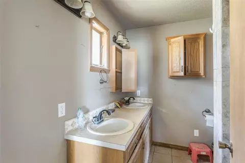 Bath - 347368 E 800 Rd, Cushing, OK 74023 photo 1 of 1