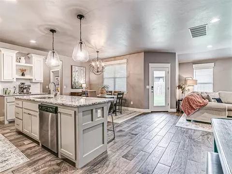 8209 NW 151st Ter, Edmond, OK 73013