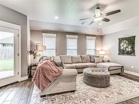 8209 NW 151st Ter, Edmond, OK 73013