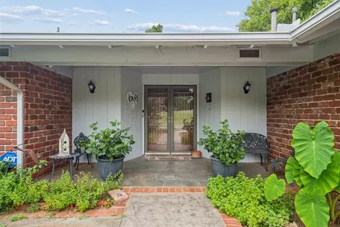 9409 Silver Lake Dr, Oklahoma City, OK 73162