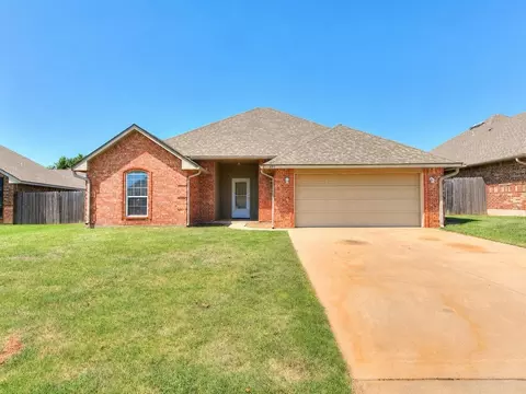 341 E Plantation Ter, Mustang, OK 73064